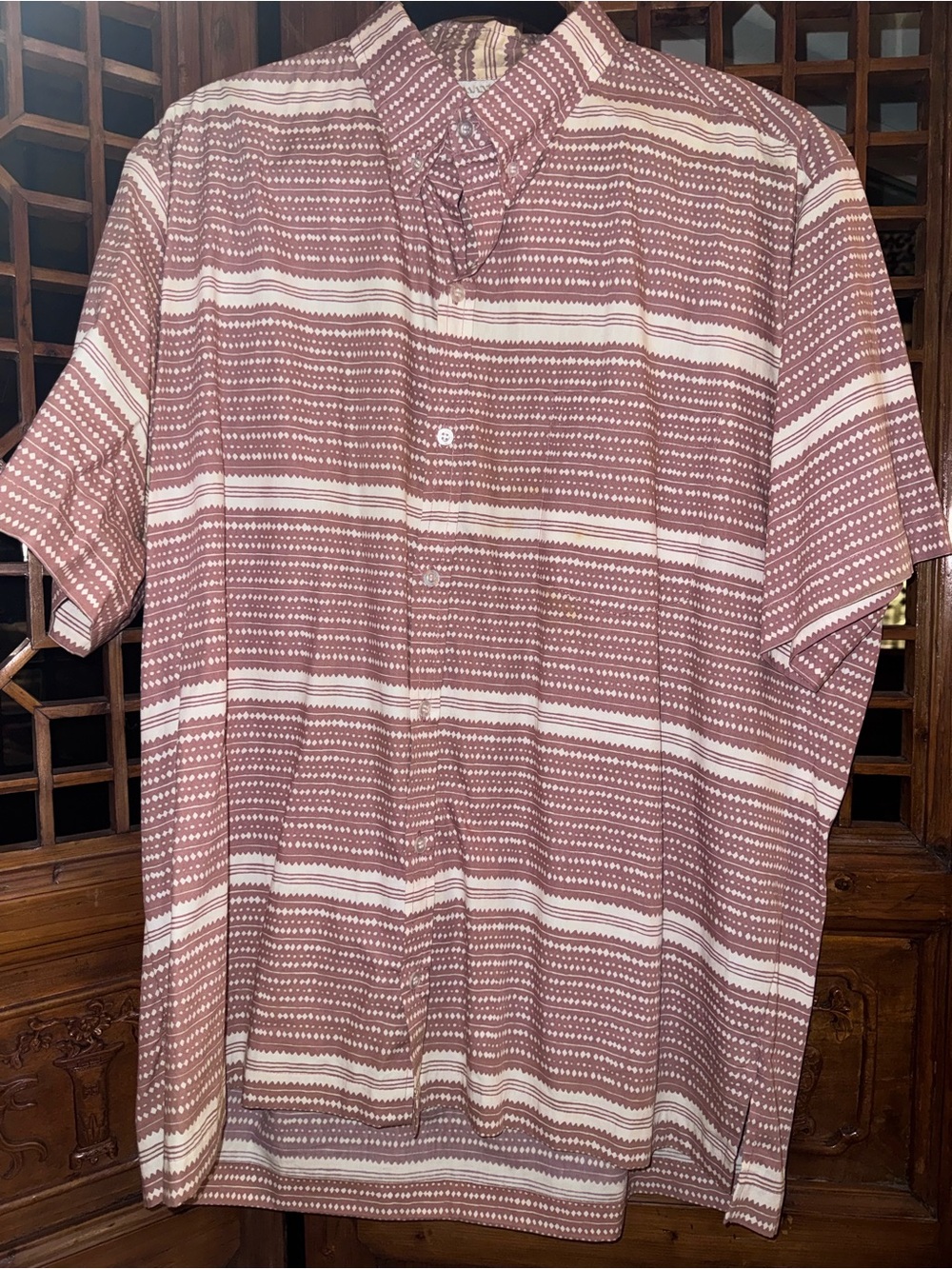 Manaola Hawaii Men's Mauve and Cream Short-Sleeve Button-Down Shirt